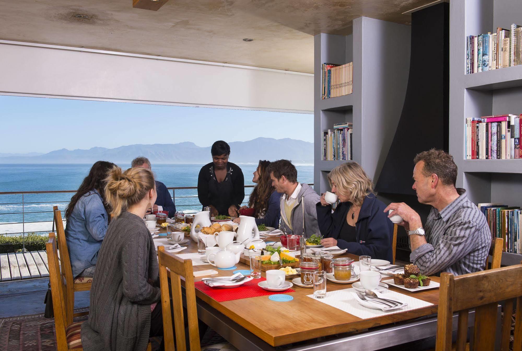 Whalesong Lodge Gansbaai Kültér fotó